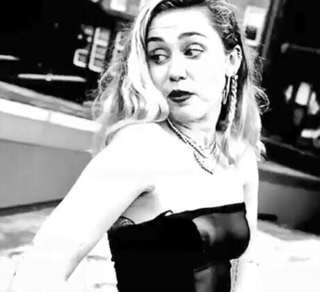 asian feet onlyfans naked images