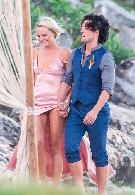 blonde muscle onlyfans nudes images