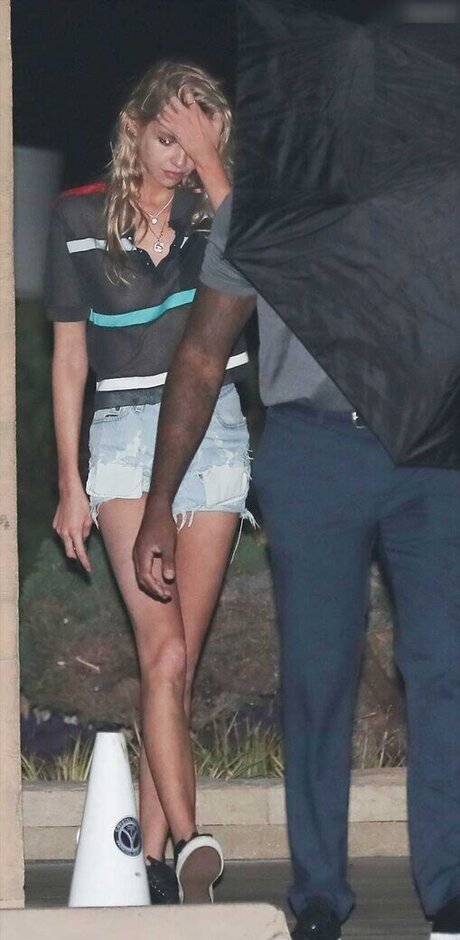 OOPS International adult model galleries