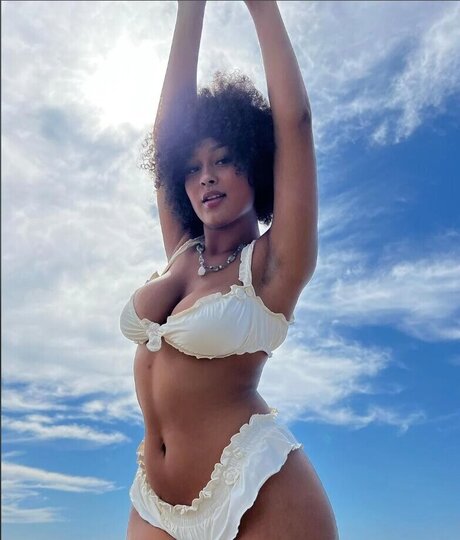 veondremitchell pornographic model image