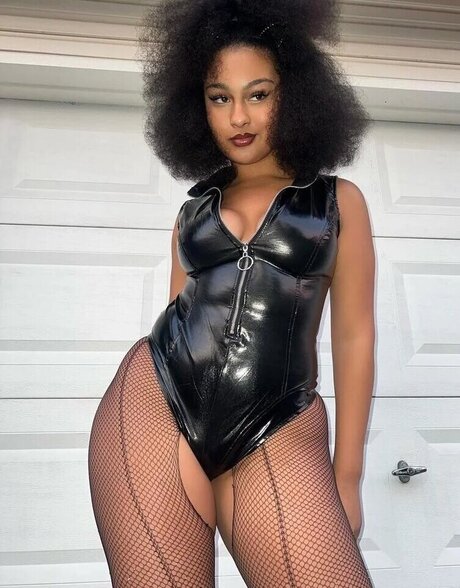 veondremitchell model erotic pics