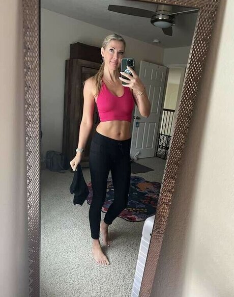 Holly Hotwife pornstar xxx pic