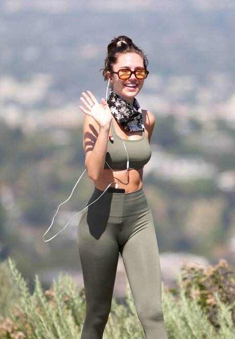 squirt teen onlyfans beautiful pic