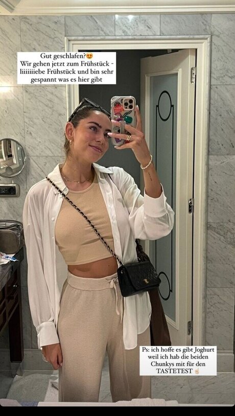 herstoryfeed pretty model pictures