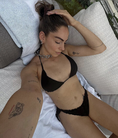 herstoryfeed model sex pic