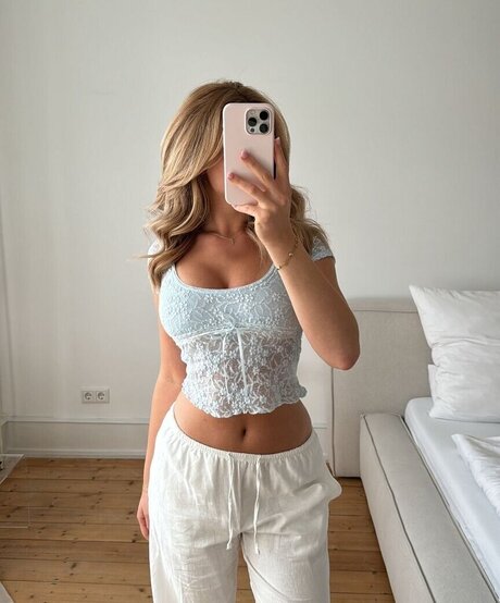 theresaxre model best img