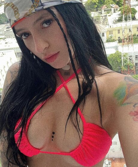 Michelle Fox model top img