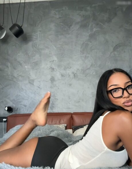 Aalishass Alishakone top model pictures