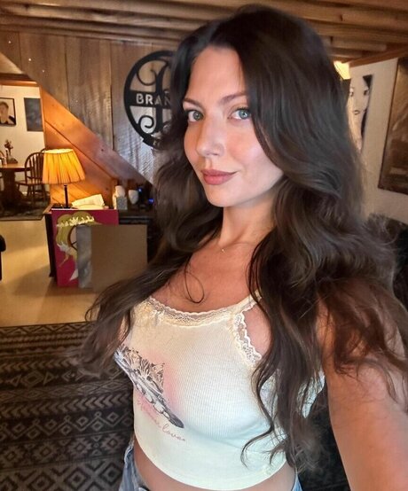 Theoreticalresearch model pornographic pictures