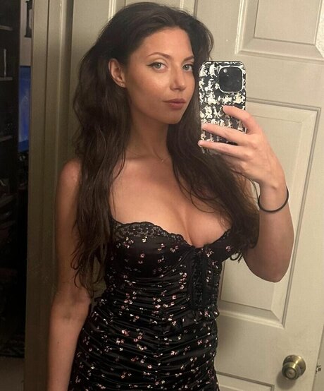 public onlyfans beautiful xxx archive