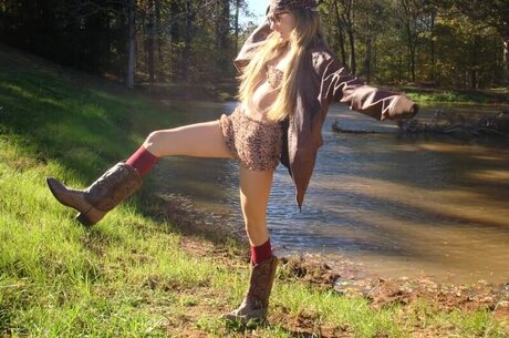 Aly Jade model erotic picture