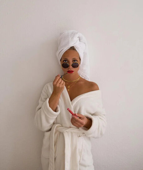 Alina Sophie Holst model nude pictures