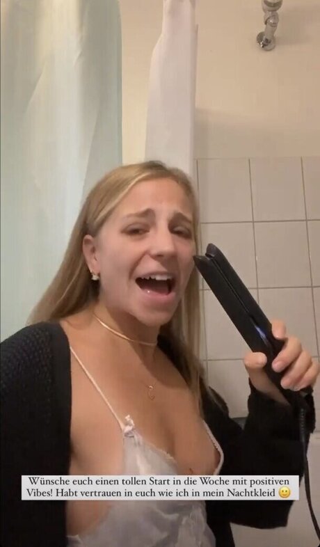 Alina Sophie Holst nudes model image