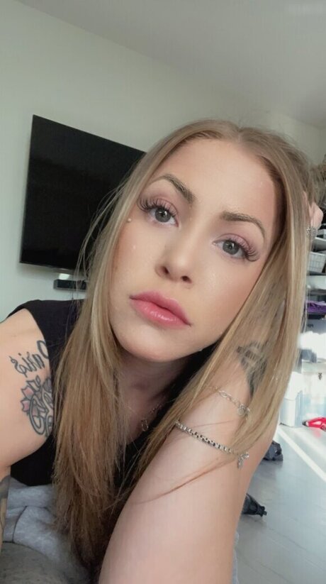 Leah Luv art actress img