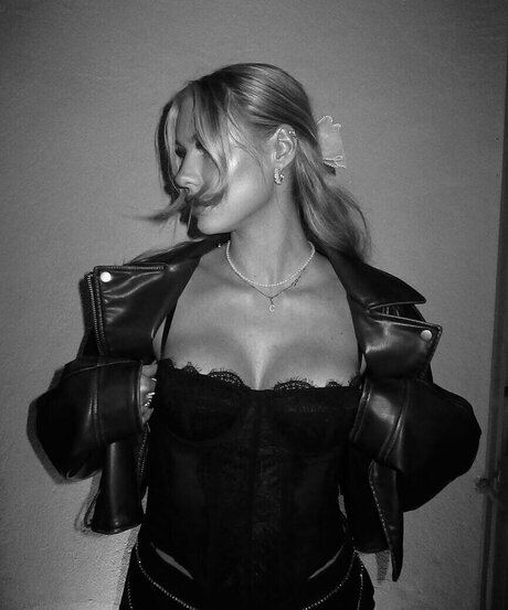 Caro Konrad art actress photo