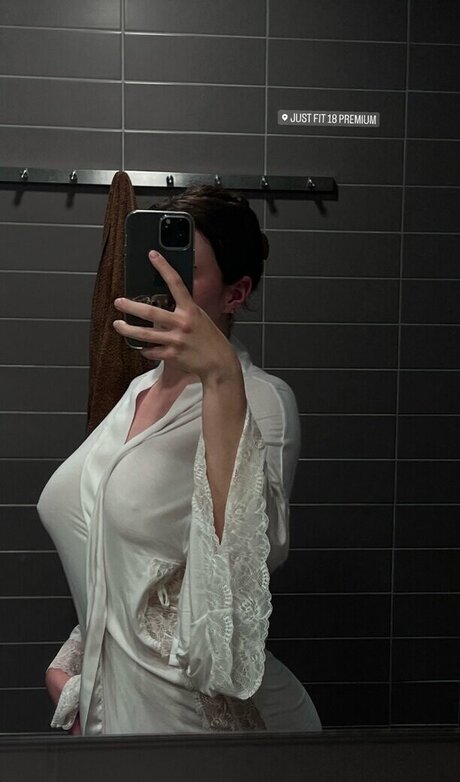 Luisa Senn sexy actress images