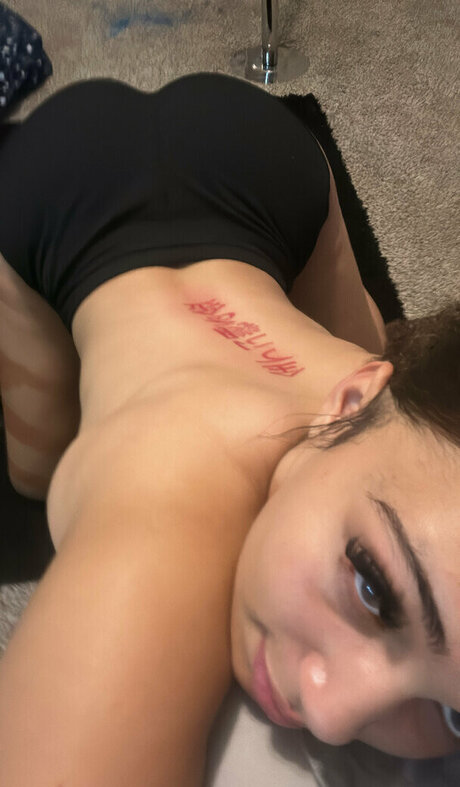 cherryizzyy model art photos