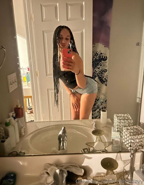cherryizzyy adult model images
