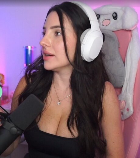 Nikoleta Milenova hd actress photos