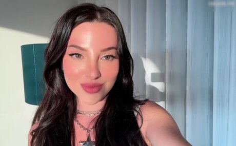 Nikoleta Milenova free actress archive