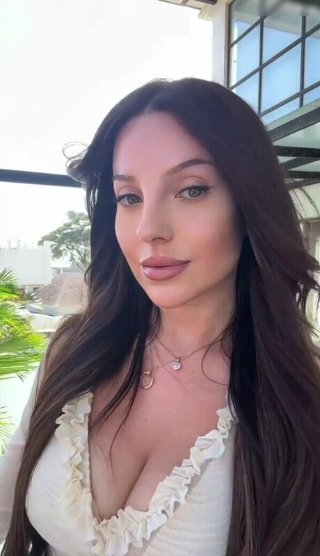 Nikoleta Milenova model adult image