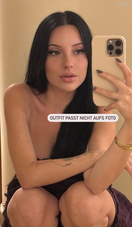 Nikoleta Milenova star erotic pic