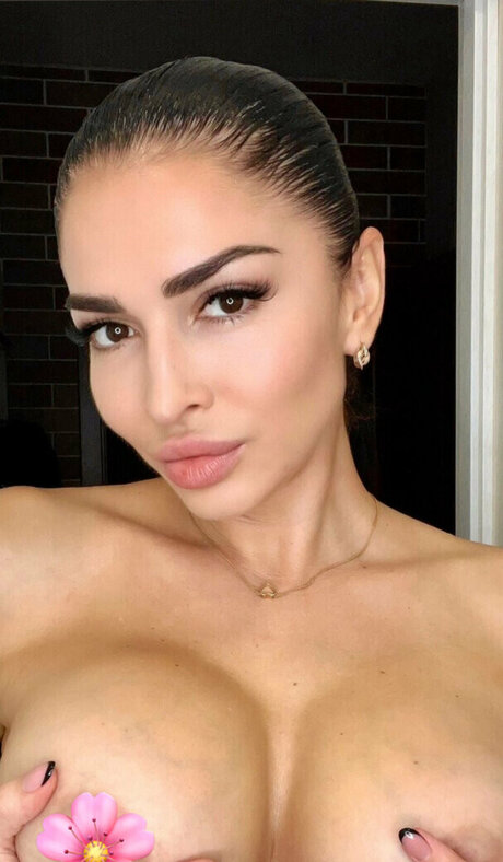 Caroline ASMR star free photo