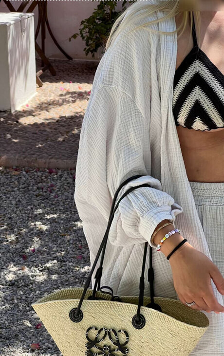 Dagi Bee adult model pic