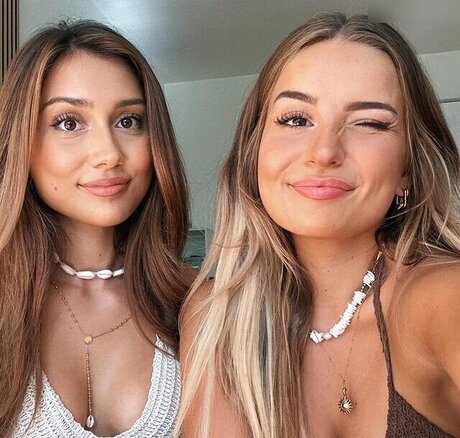 shemale outdoor onlyfans naked photo