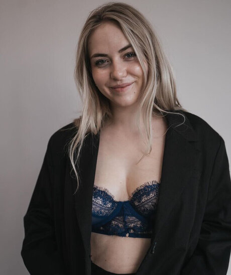 shemale fucks girl onlyfans beautiful naked photos