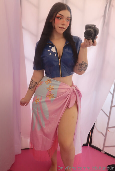 aliciabunbun model naked photos