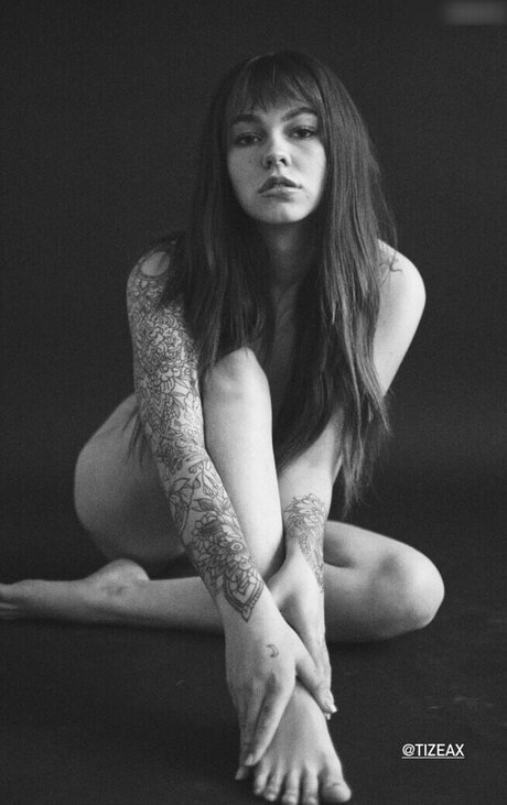 Tizeax star pornographic images