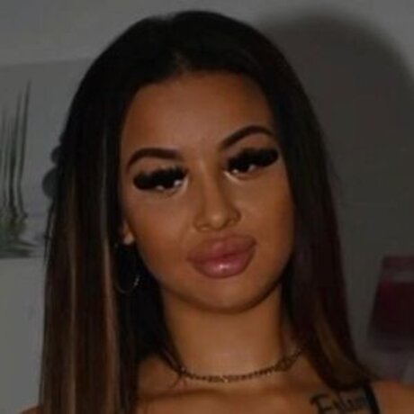 Saragbs beautiful actress photos