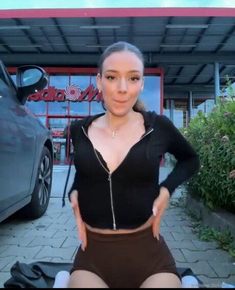 milf tits onlyfans sexy pic