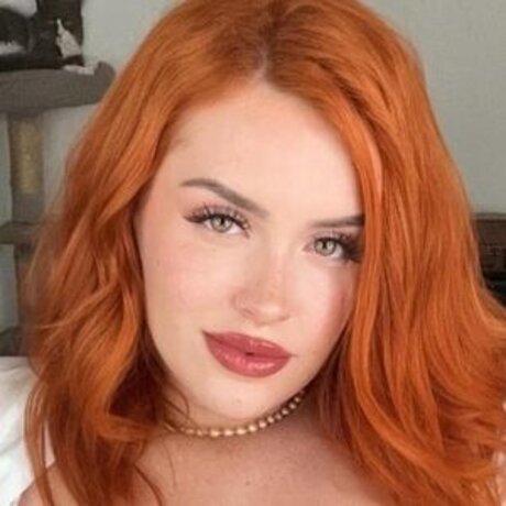 Lea Stays Peachy nice star image