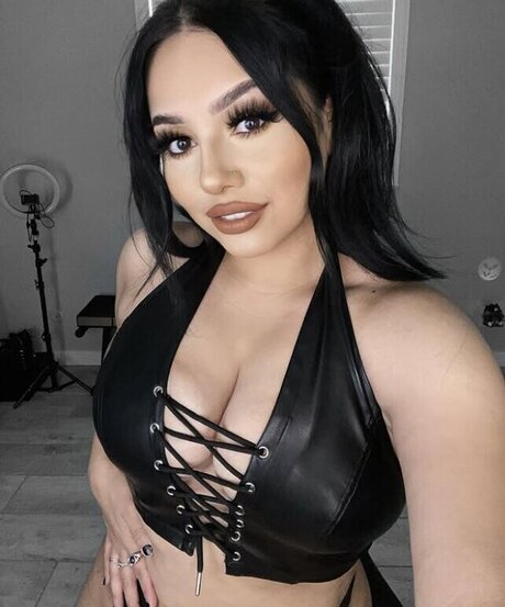 airiamoxo pretty actress pic