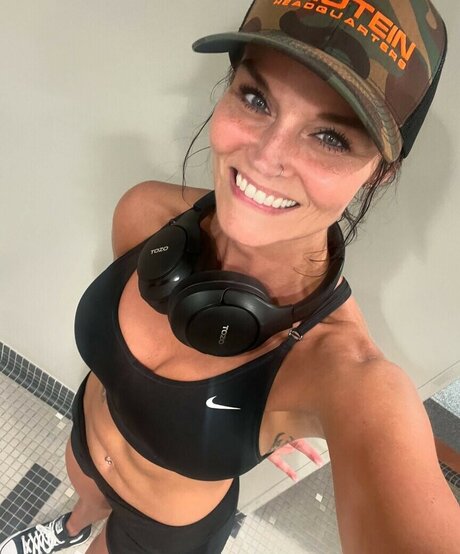 flat chested onlyfans sex photos