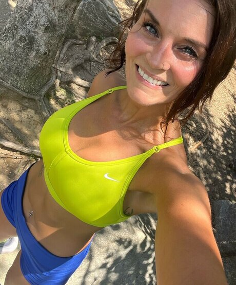 Julie Felton nudes actress pictures