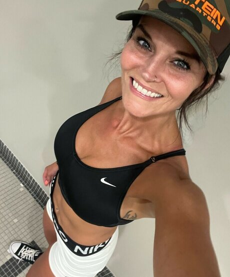 Julie Felton nice actress picture