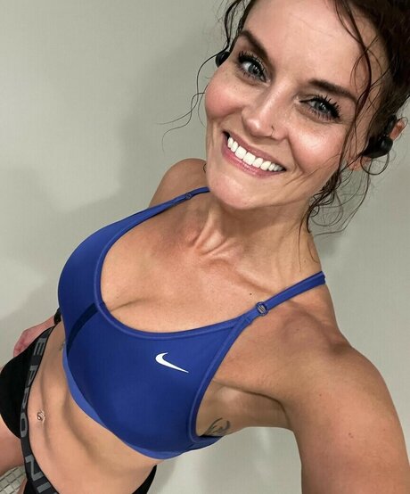 Julie Felton star hd pictures