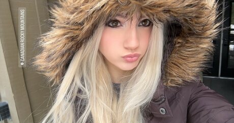 BestBlondiiecb nude pornstar gallery