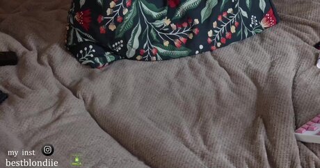 BestBlondiiecb star sexy images