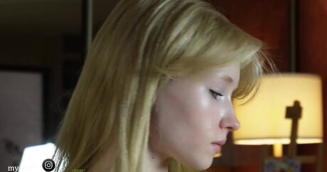 BestBlondiiecb model pornographic image