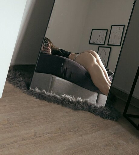 amateur mom onlyfans porno pic