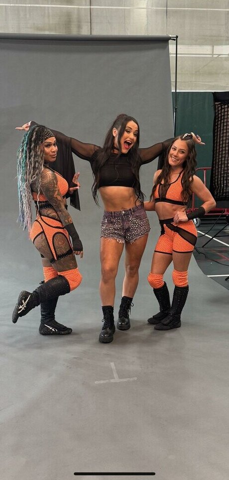 Lyra Valkyria pornstar sexy archive