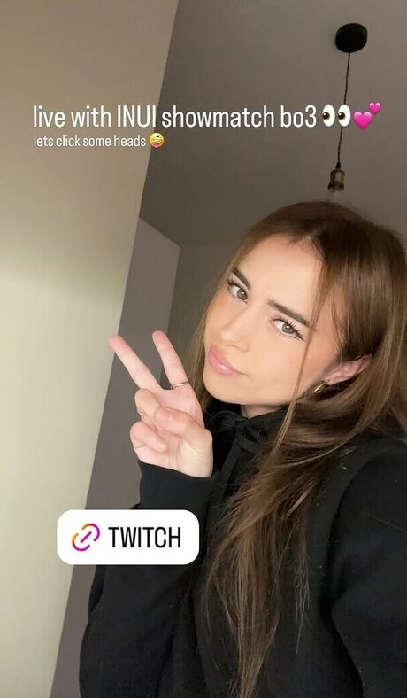 eastahh naked actress galleries