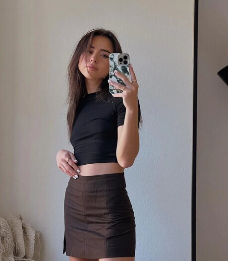 eastahh pornstar naked img