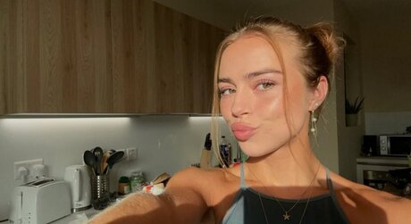 eastahh nude star images