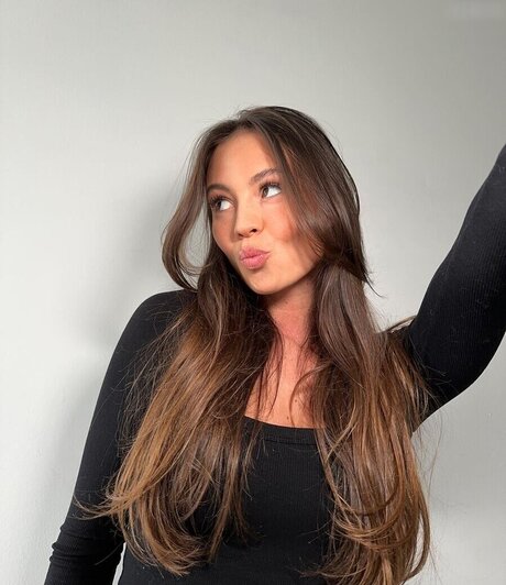 Celina Schacht art star galleries