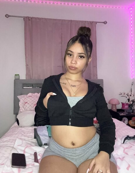 Nyah Marie model hd pics